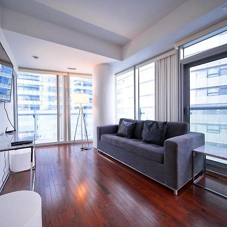 The York Boutique Suites Toronto Buitenkant foto