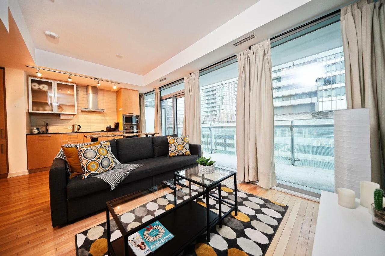 The York Boutique Suites Toronto Buitenkant foto